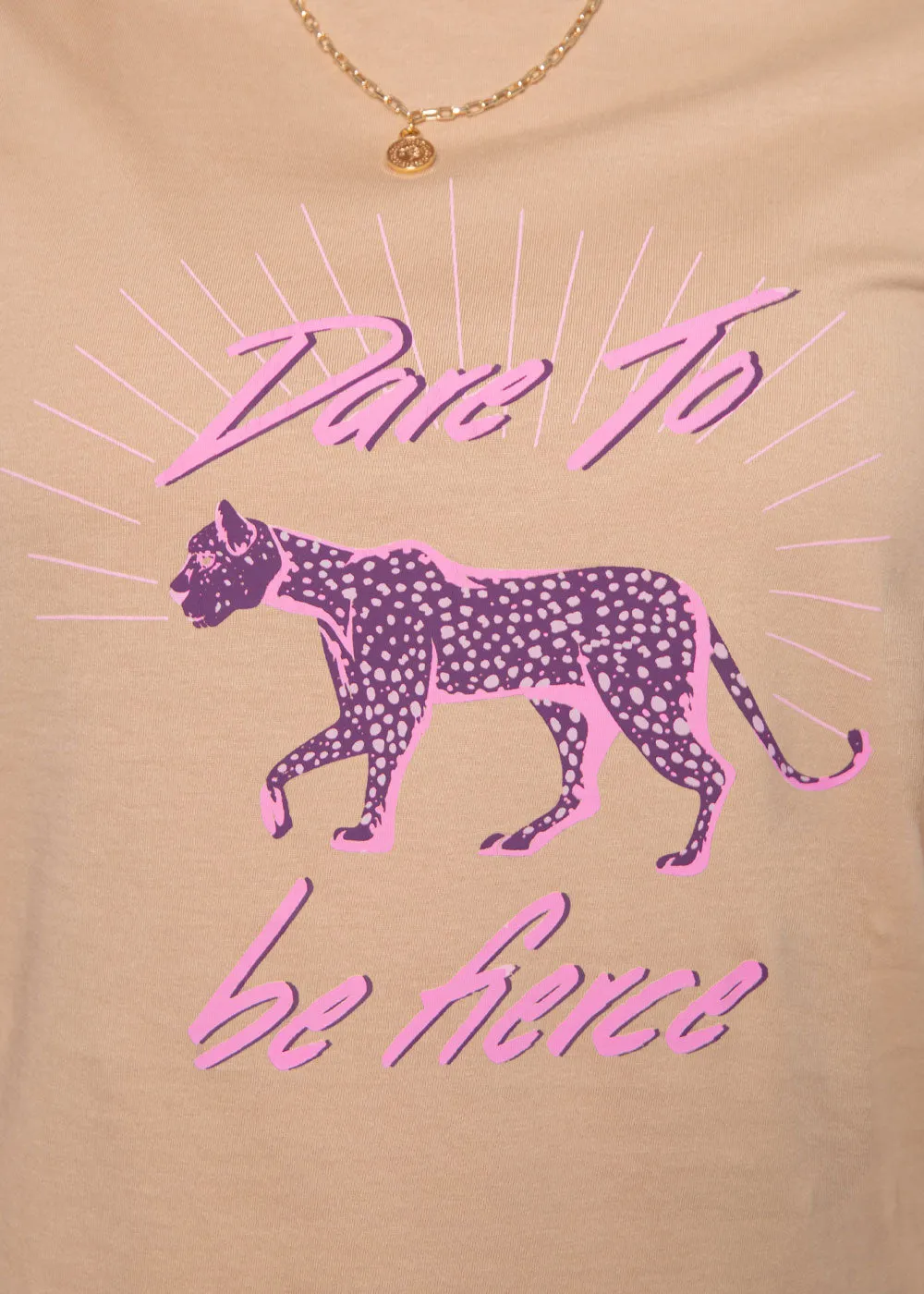 Camiseta estampada "Dare to be fierce" - PAVINA