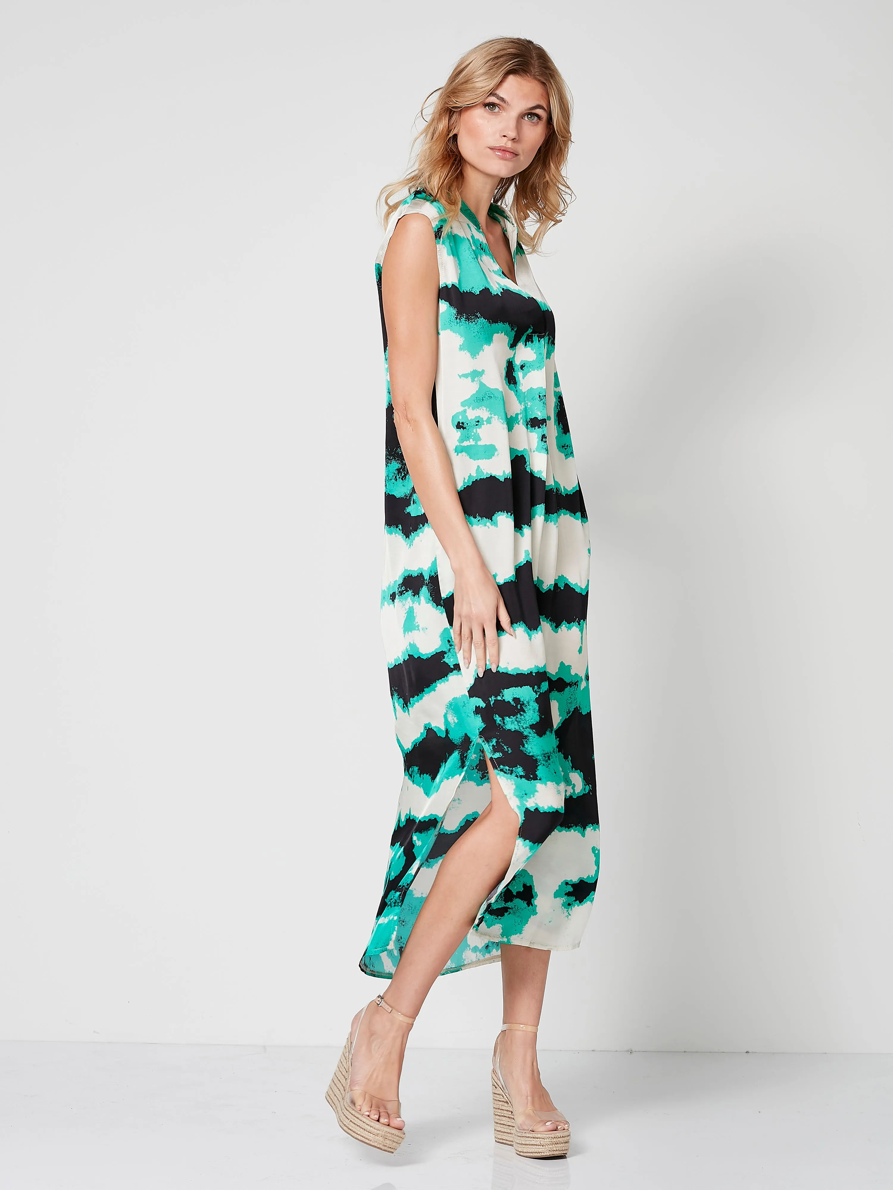 ODELINE Kleid mit Aufdruck - Simply Green mix